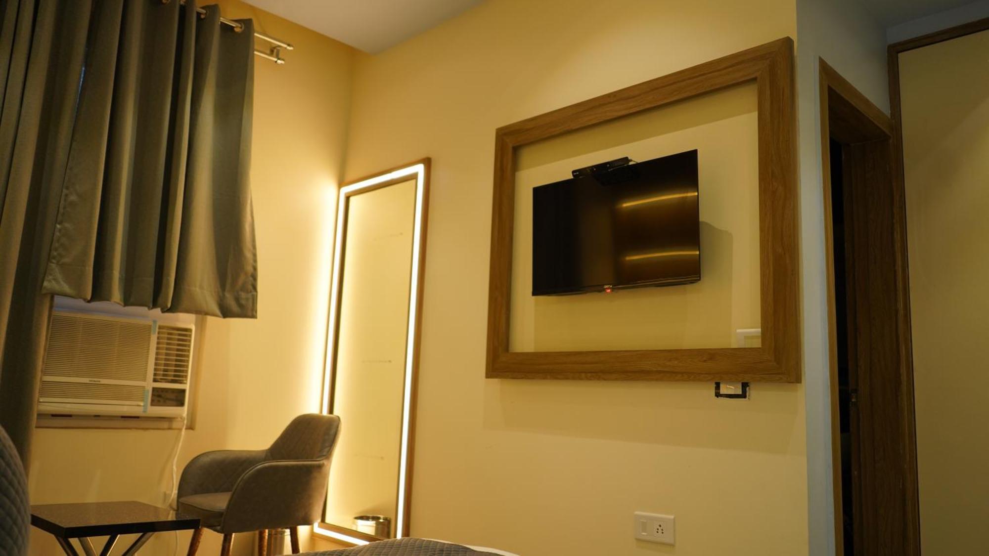 Hotel Silver Pearl Alīgarh Esterno foto